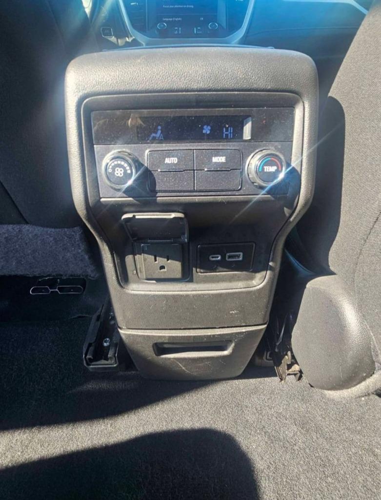 2020 GMC Acadia SLE photo
