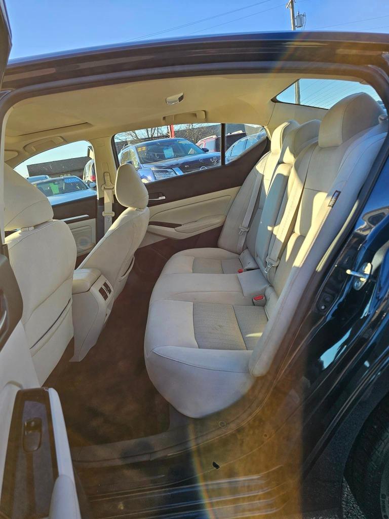 2020 Nissan Altima - $19,900