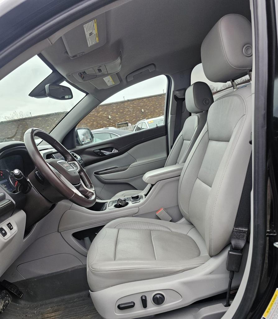 2020 GMC Acadia SLT photo