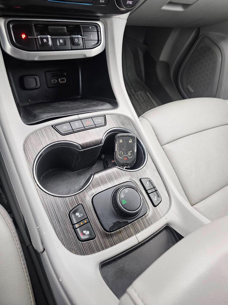 2020 GMC Acadia SLT photo