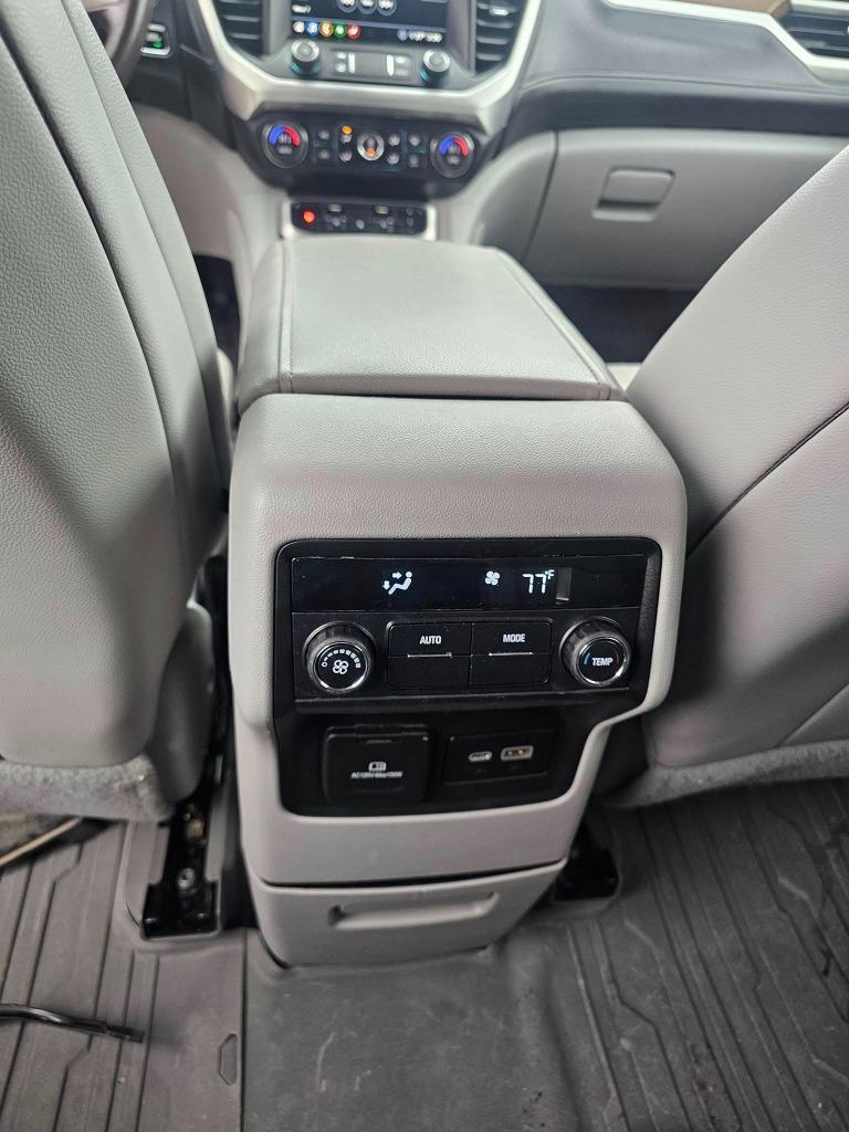 2020 GMC Acadia SLT photo