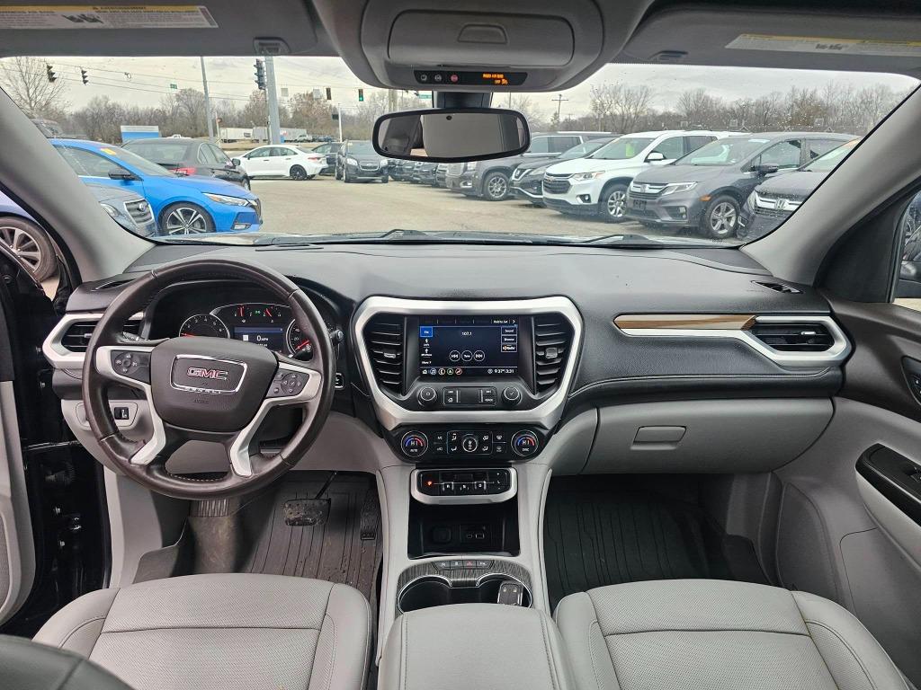 2020 GMC Acadia SLT photo
