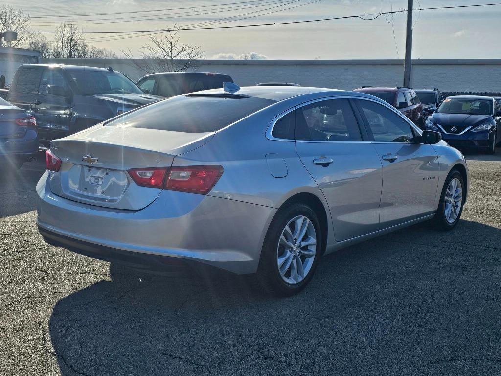2016 Chevrolet Malibu LT photo