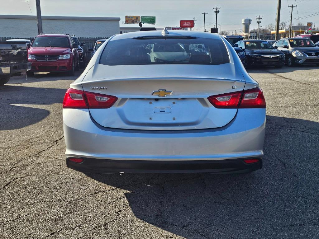 2016 Chevrolet Malibu LT photo