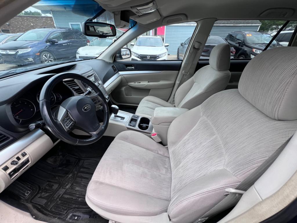 2013 Subaru Outback 2.5i Premium photo