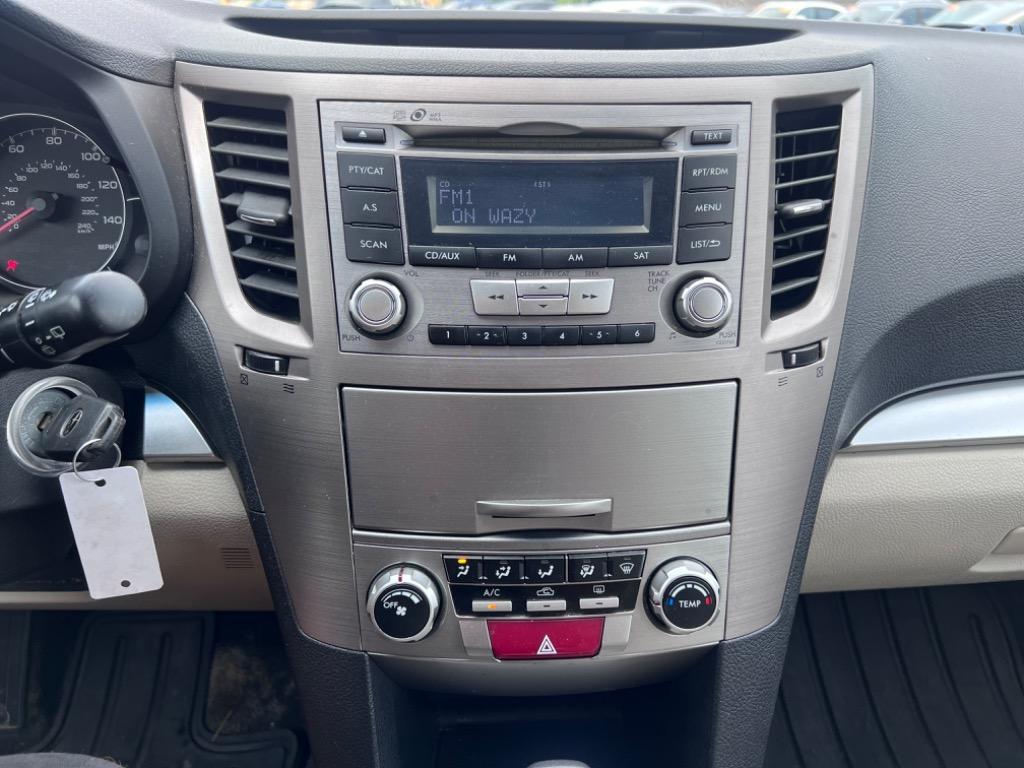 2013 Subaru Outback 2.5i Premium photo