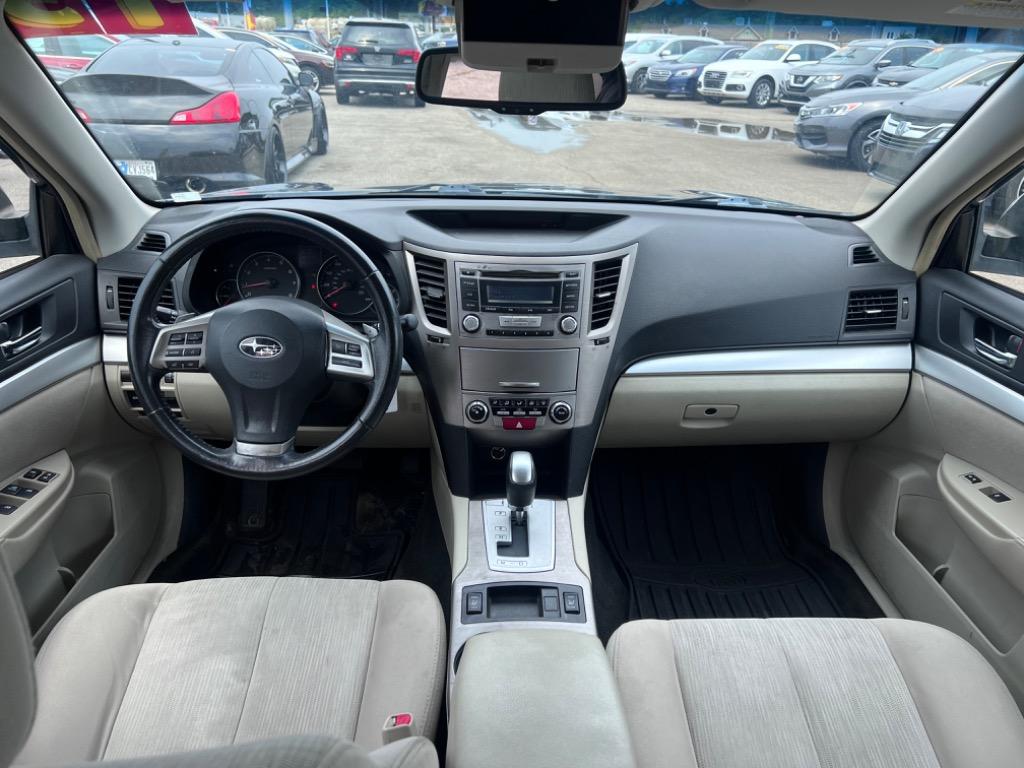 2013 Subaru Outback 2.5i Premium photo