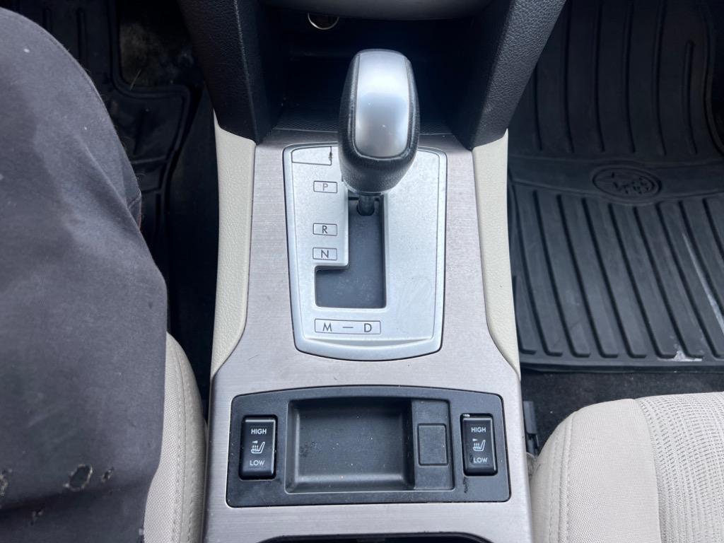 2013 Subaru Outback 2.5i Premium photo