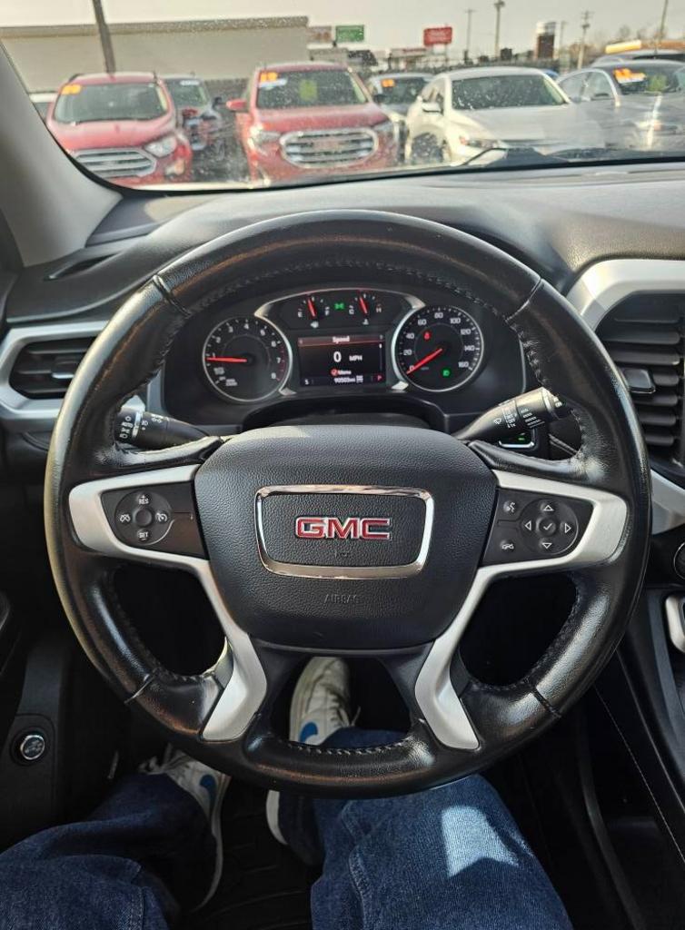 2020 GMC Acadia SLT photo