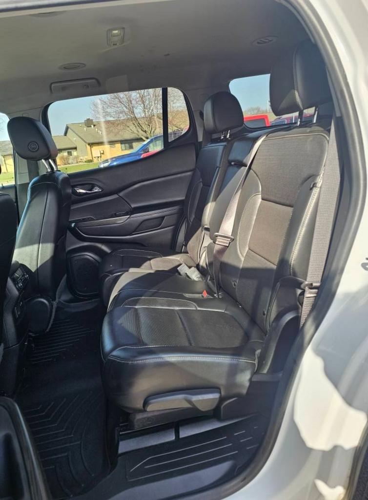 2020 GMC Acadia SLT photo