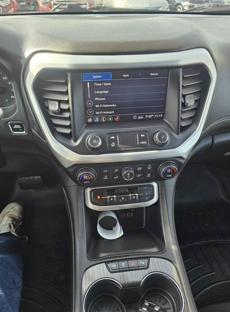 2020 GMC Acadia SLT photo