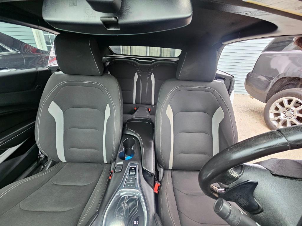 2017 Chevrolet Camaro 1LT photo