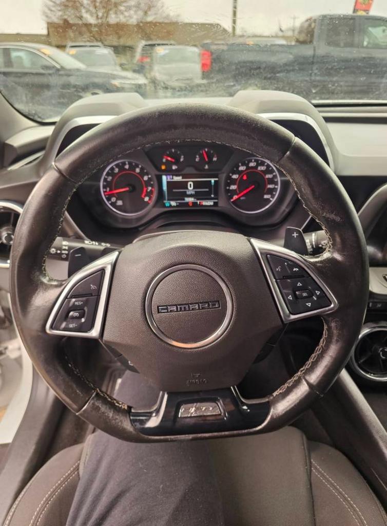 2017 Chevrolet Camaro 1LT photo