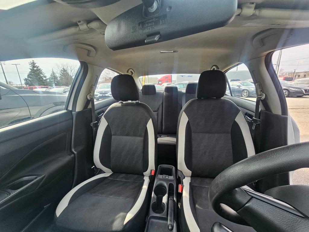 2021 Nissan Versa SV photo