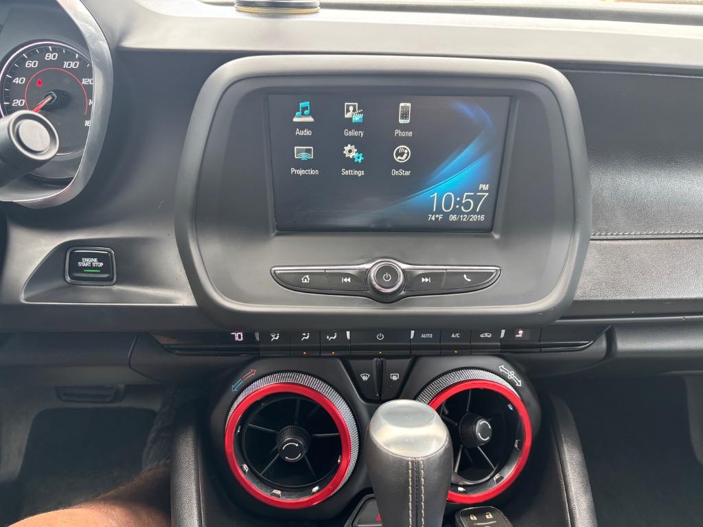 2017 Chevrolet Camaro 1LT photo