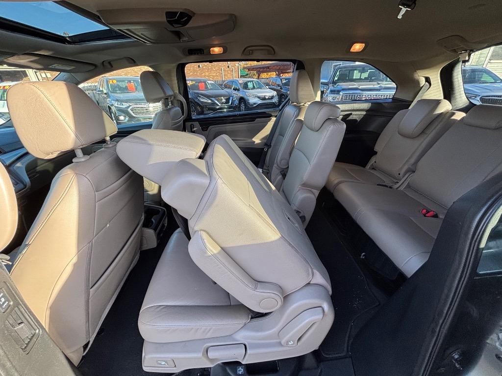 2018 Honda Odyssey - $16,900