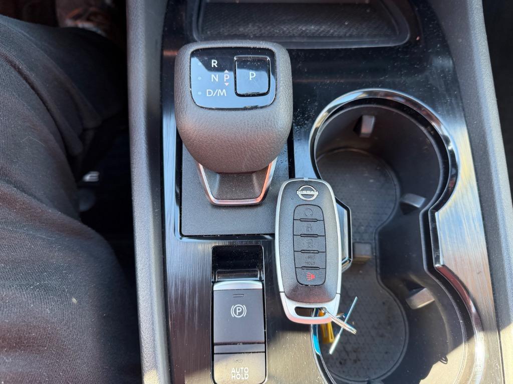 2023 Nissan Rogue - $22,900