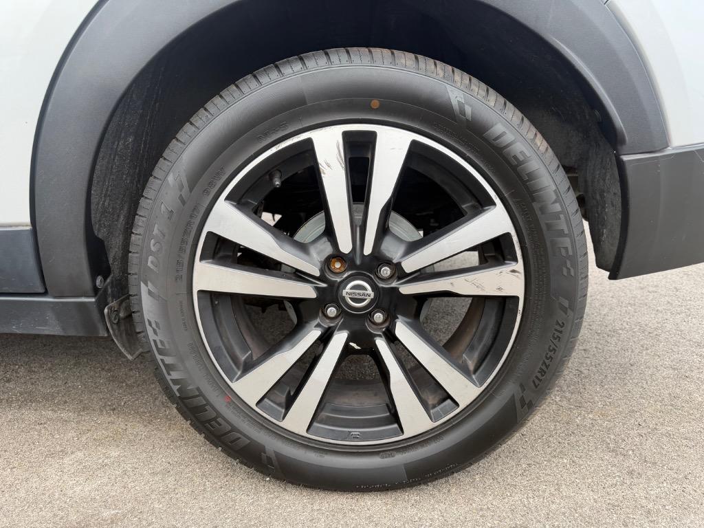 2020 Nissan Kicks - $9,900