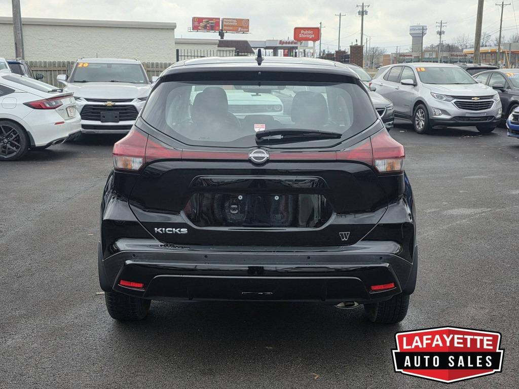 2022 Nissan Kicks - $10,900