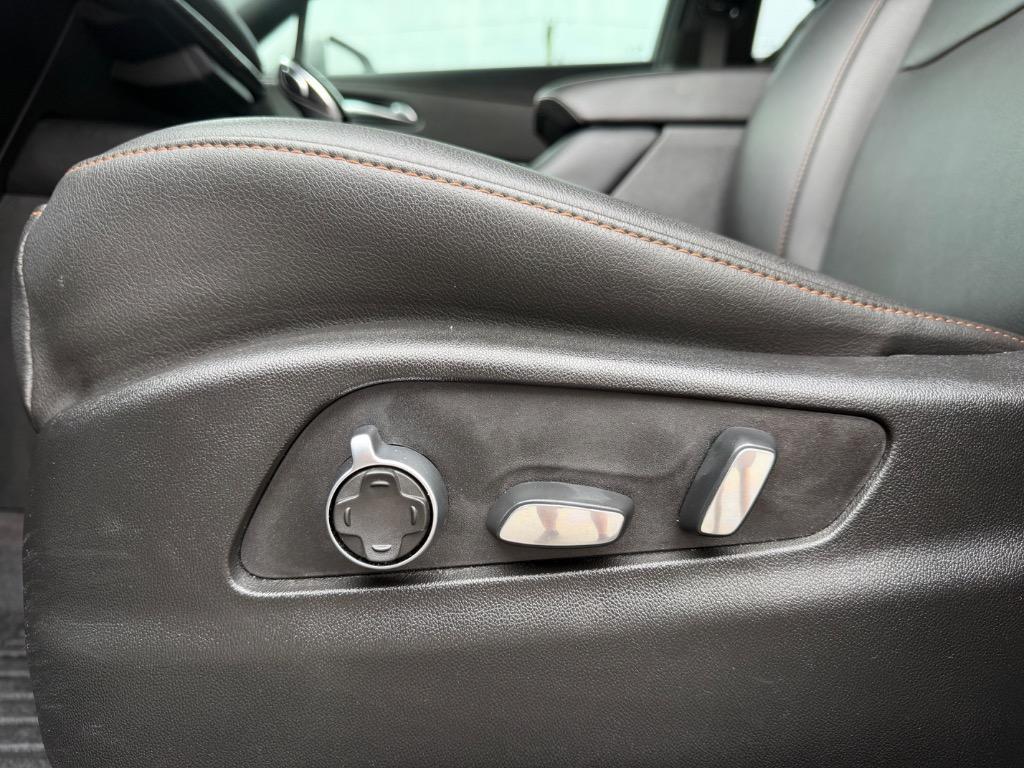 2020 Cadillac XT4 - $17,500
