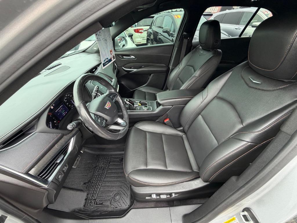 2020 Cadillac XT4 - $17,500