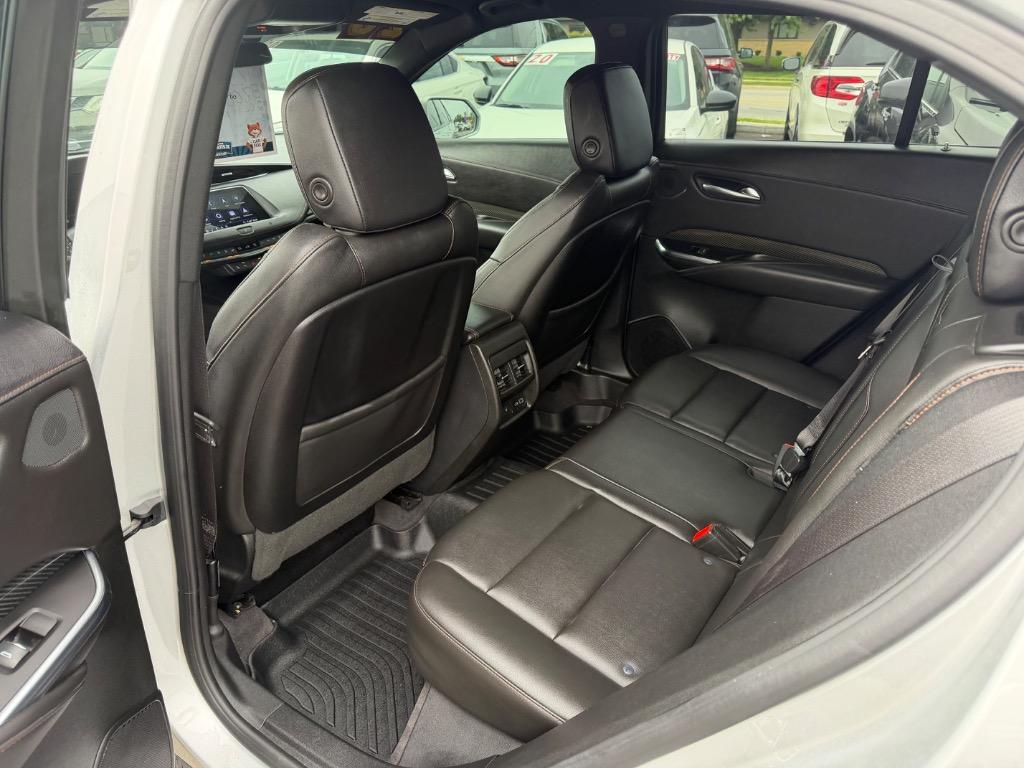 2020 Cadillac XT4 - $17,500