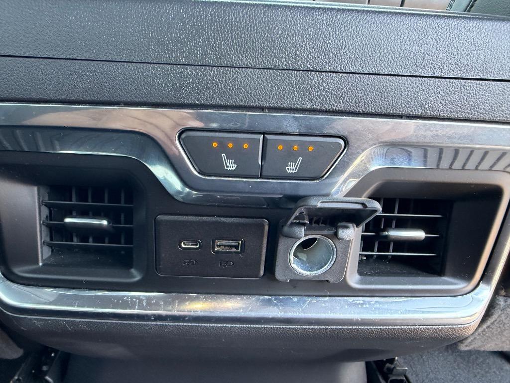 2020 Chevrolet Silverado - $32,900