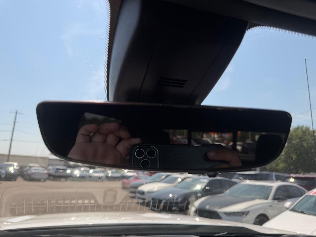 2020 Chevrolet Silverado - $32,900