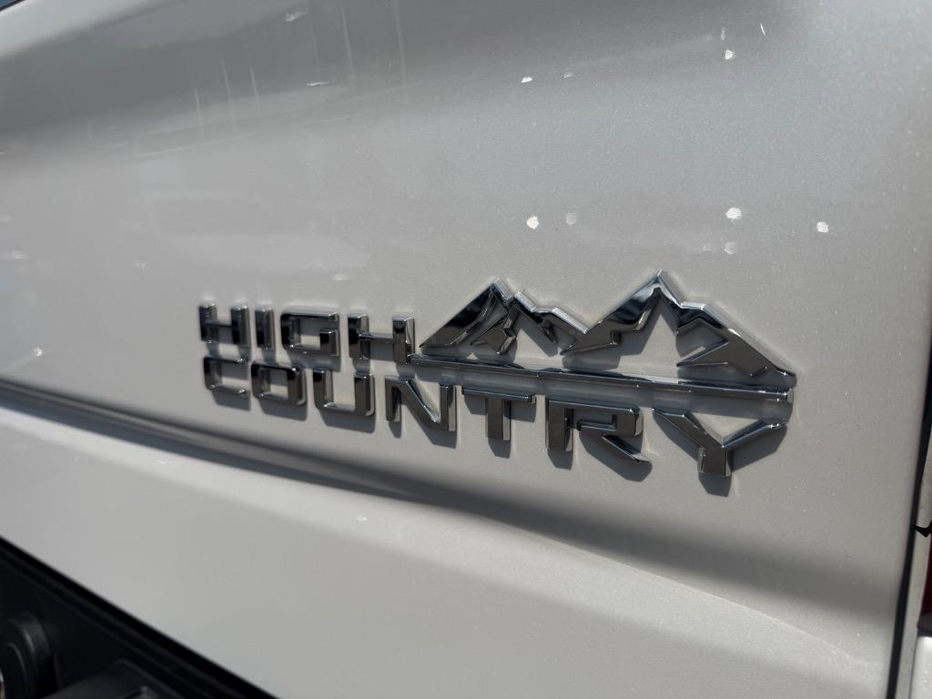 2020 Chevrolet Silverado - $32,900