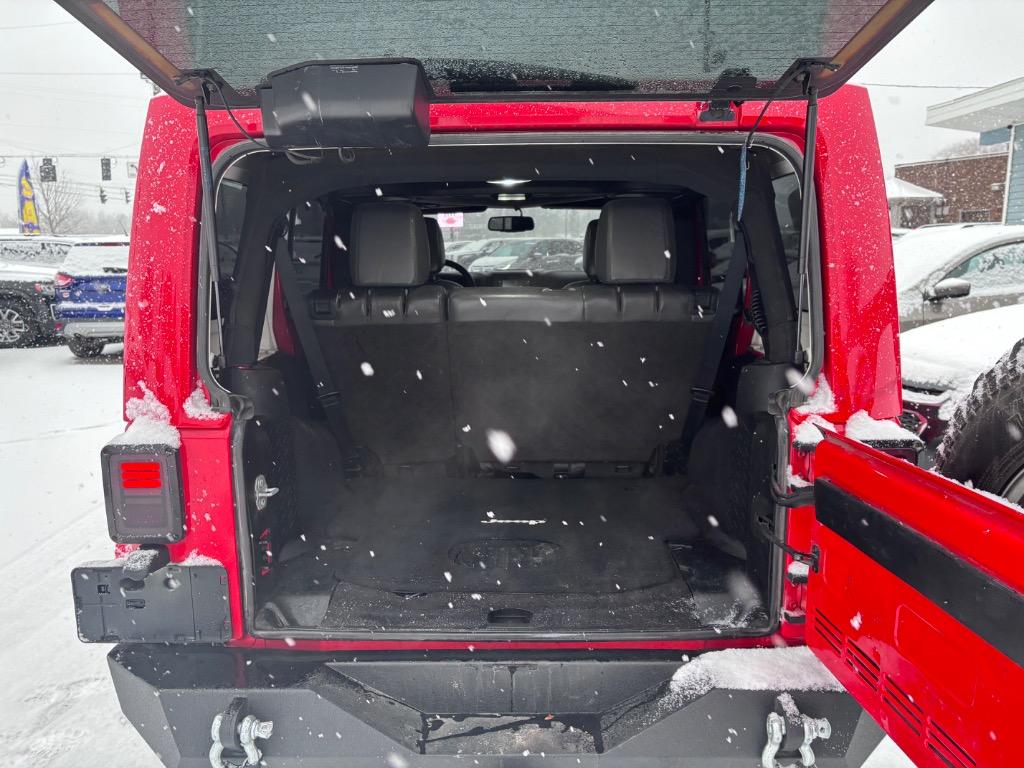 2015 Jeep Wrangler Unlimited Rubicon photo