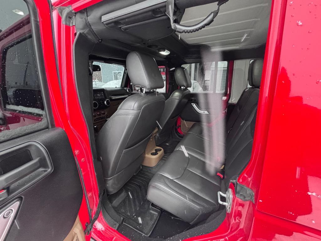 2015 Jeep Wrangler Unlimited Rubicon photo