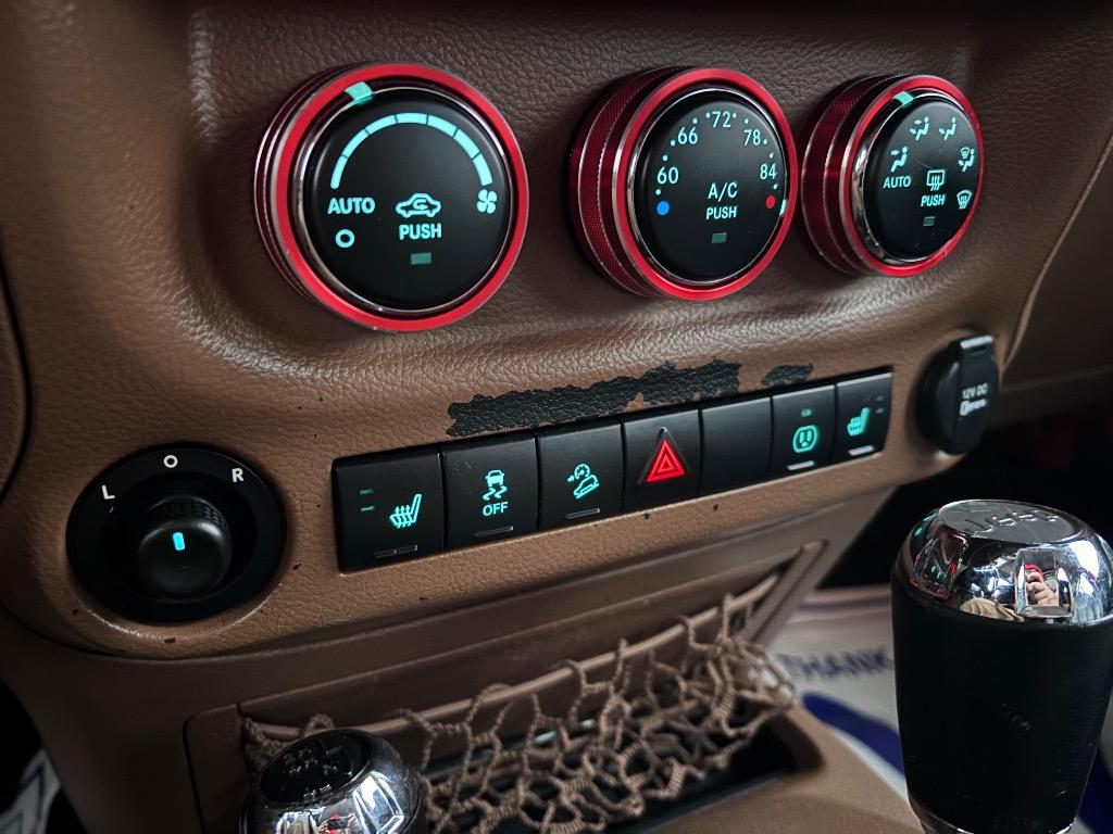 2015 Jeep Wrangler Unlimited Rubicon photo