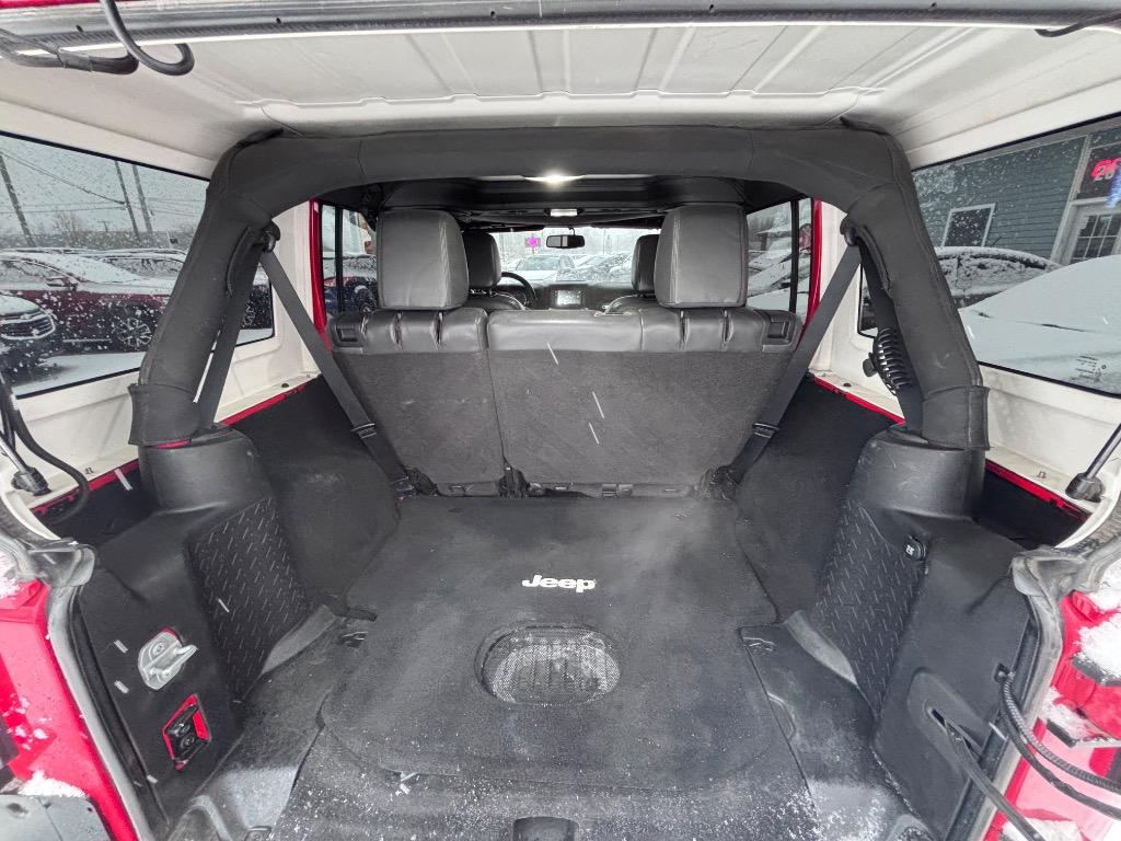 2015 Jeep Wrangler Unlimited Rubicon photo