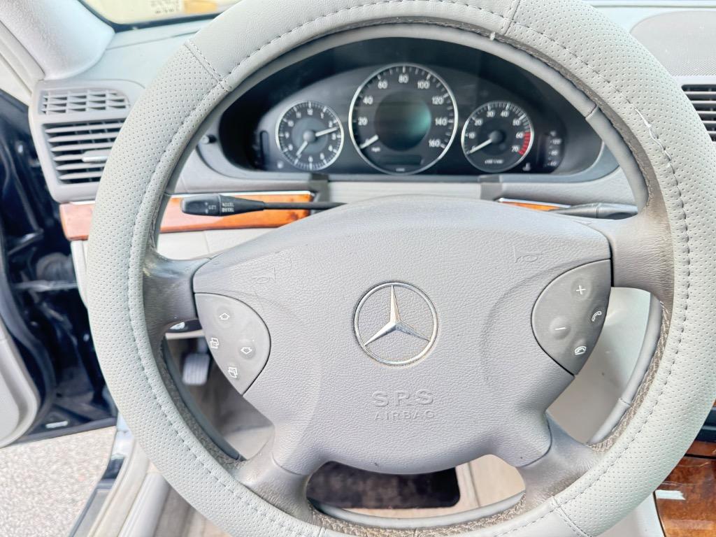 2005 Mercedes-Benz E-Class E320 photo