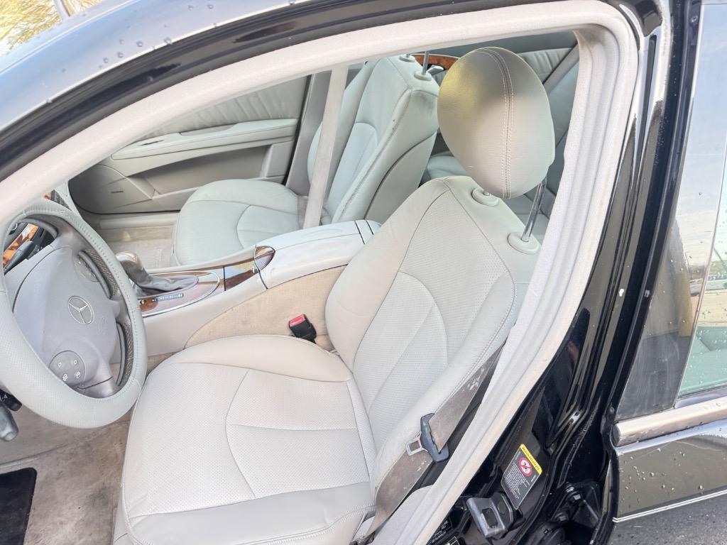 2005 Mercedes-Benz E-Class E320 photo