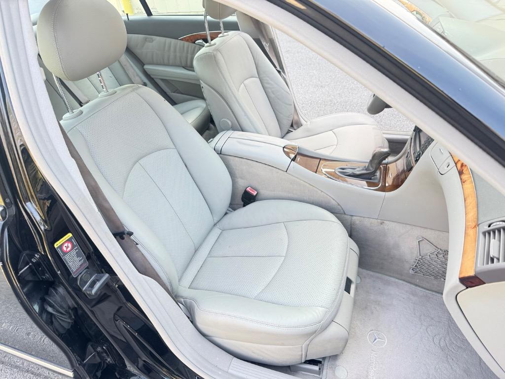 2005 Mercedes-Benz E-Class E320 photo