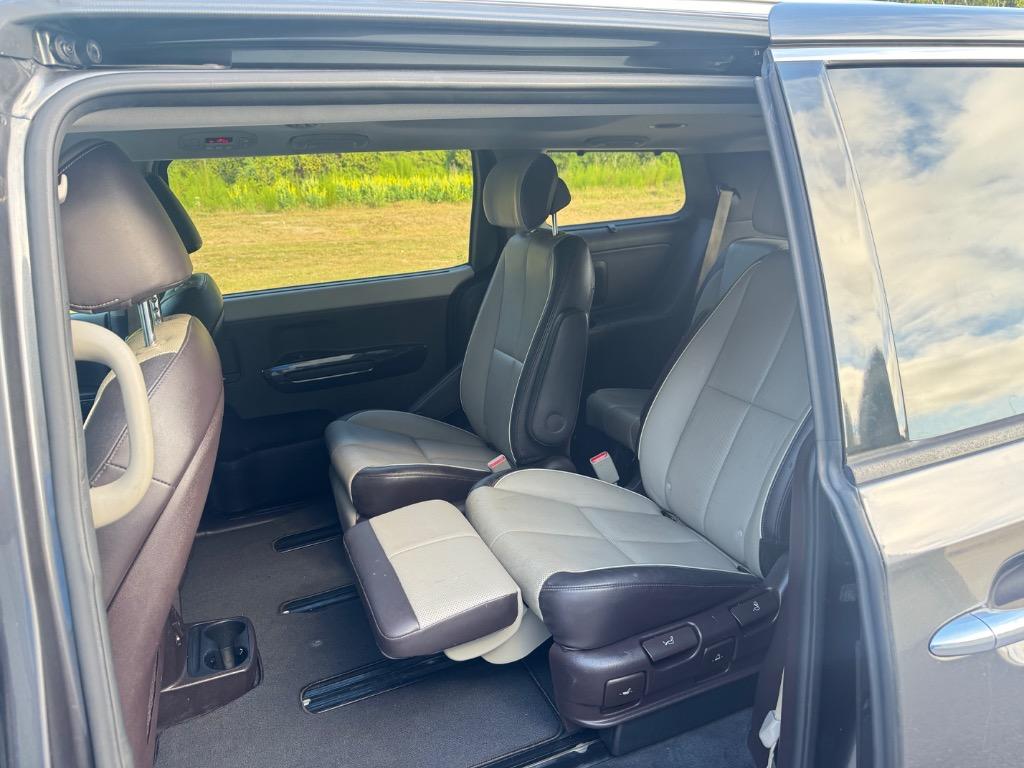 2016 Kia Sedona - $6,200
