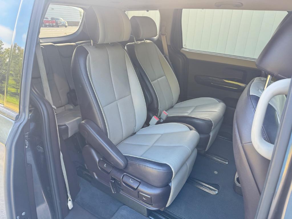 2016 Kia Sedona - $6,200