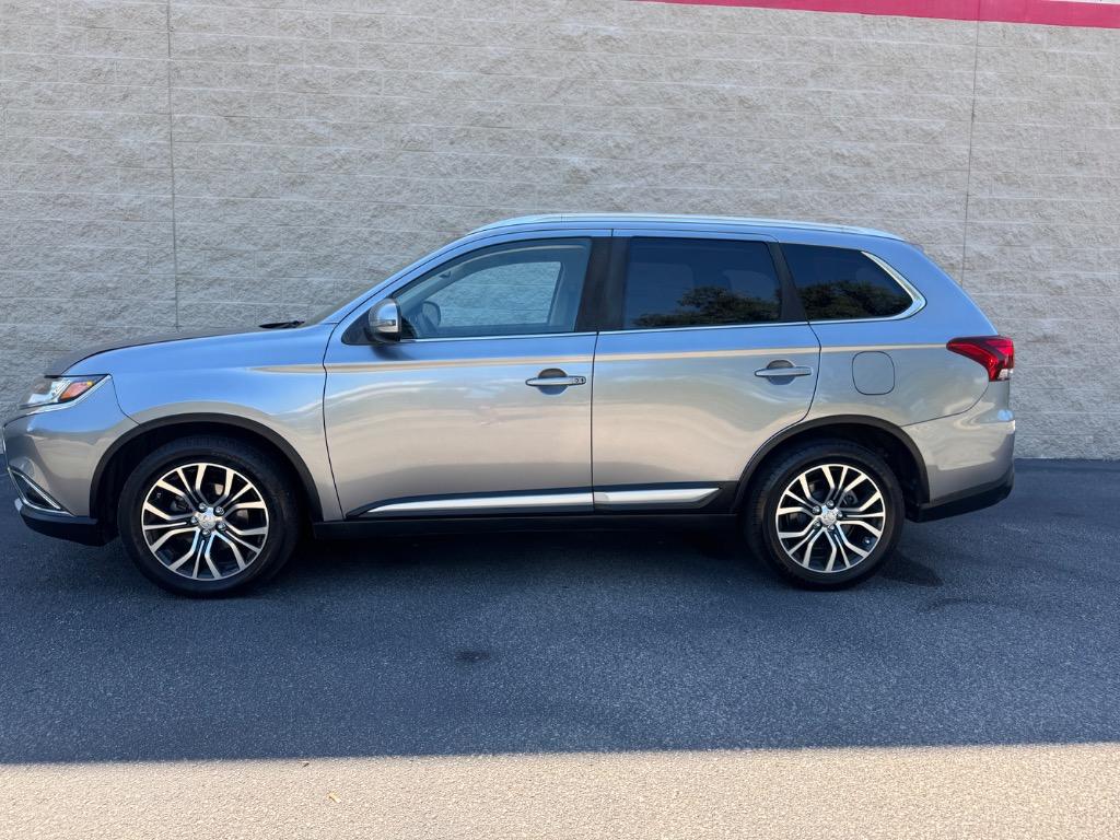 2017 Mitsubishi Outlander - $5,695