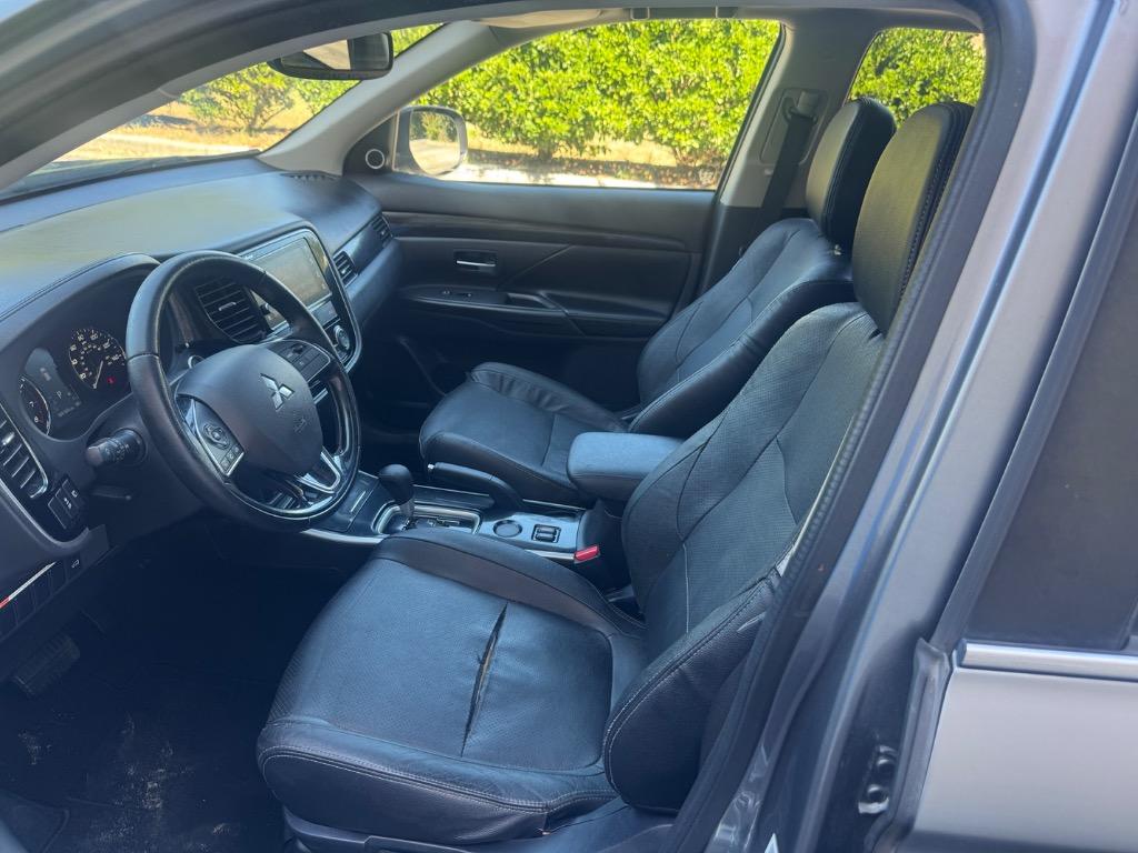 2017 Mitsubishi Outlander - $5,695