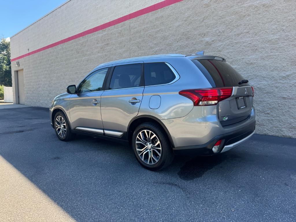 2017 Mitsubishi Outlander - $5,695