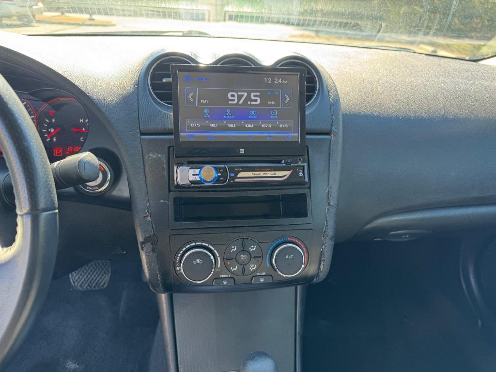 2008 Nissan Altima 3.5 SE photo