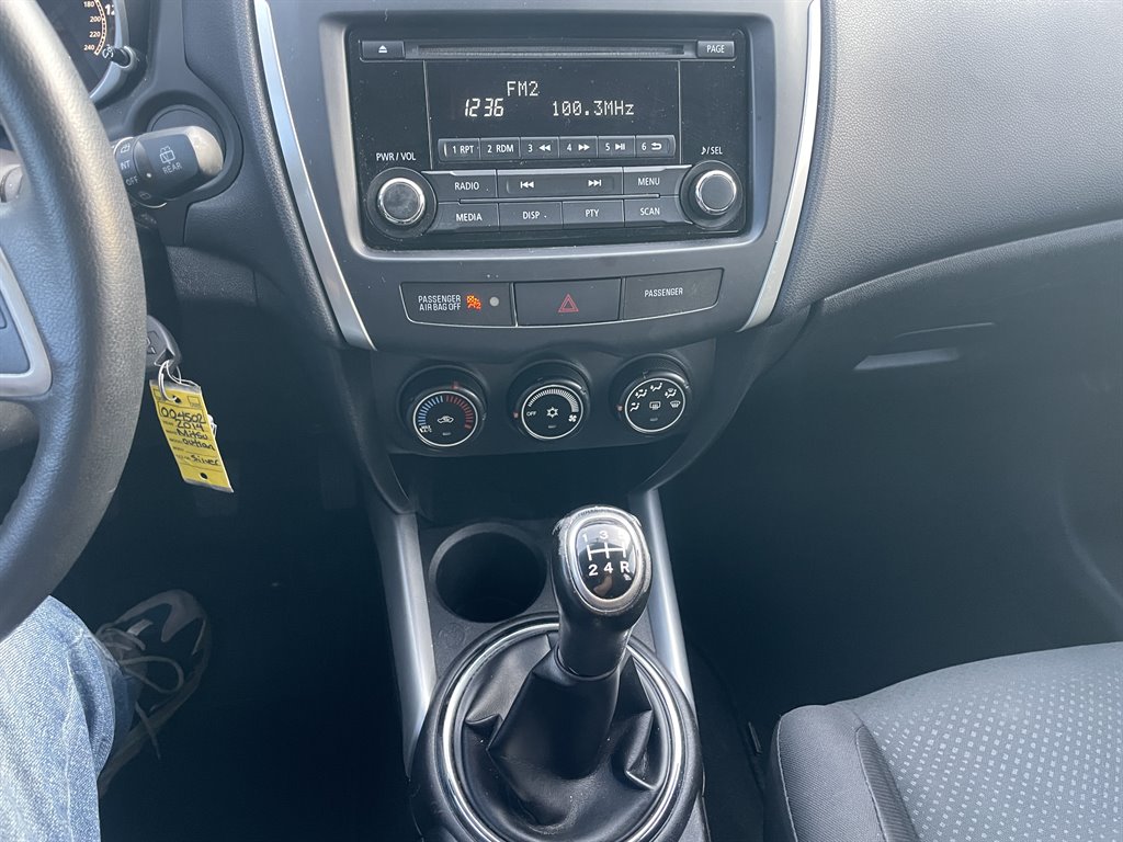 2014 Mitsubishi Outlander Sport ES photo
