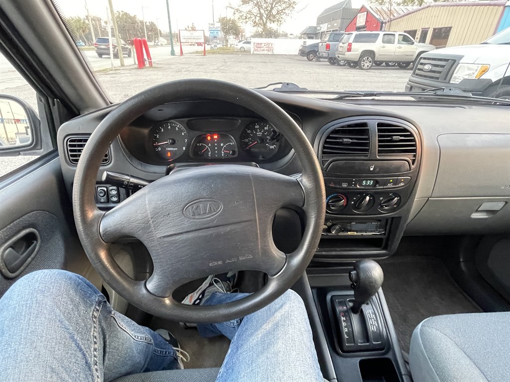 2002 Kia Sportage photo