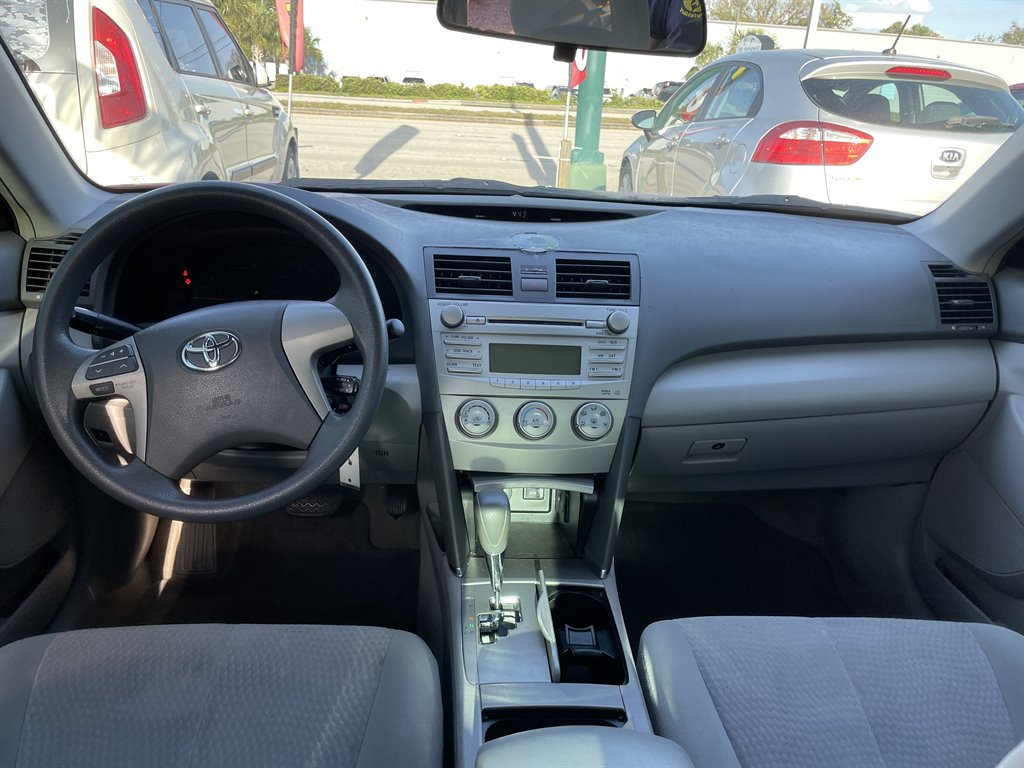 2010 Toyota Camry photo