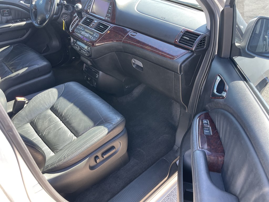 2010 Honda Odyssey Touring photo