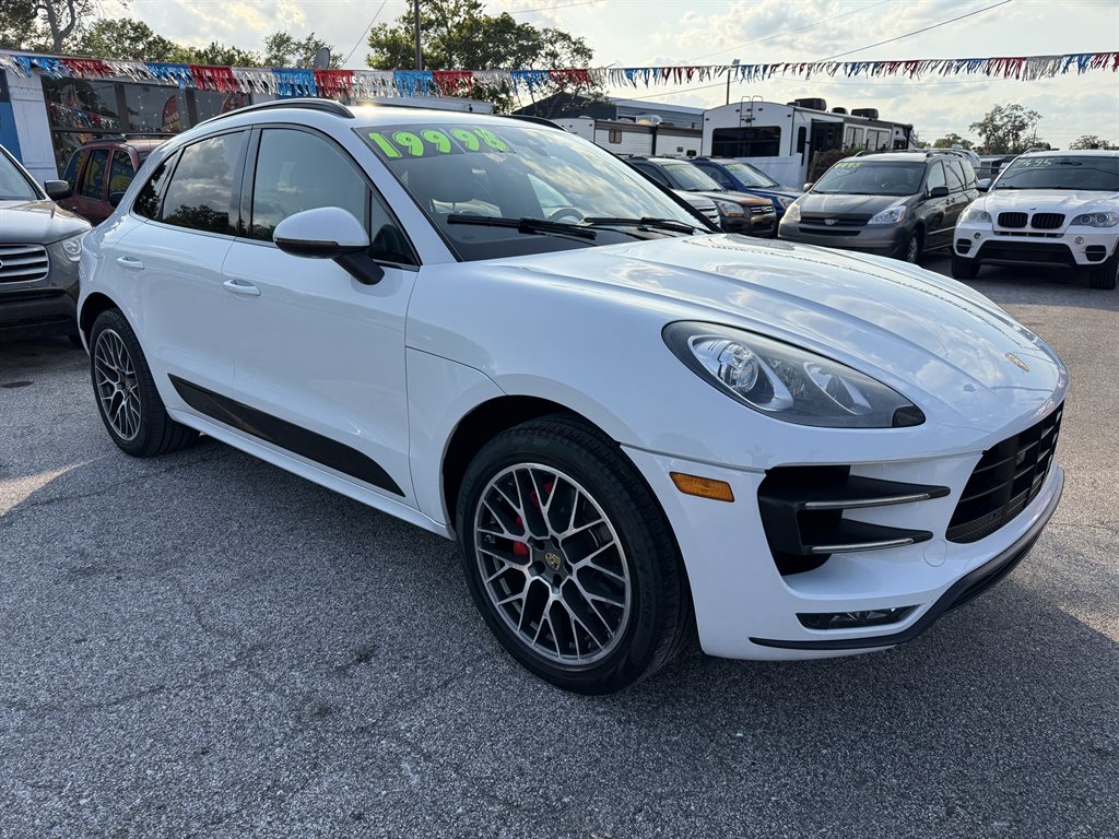 2016 Porsche Macan Turbo photo