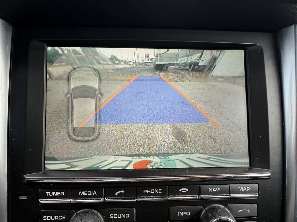 2016 Porsche Macan Turbo photo