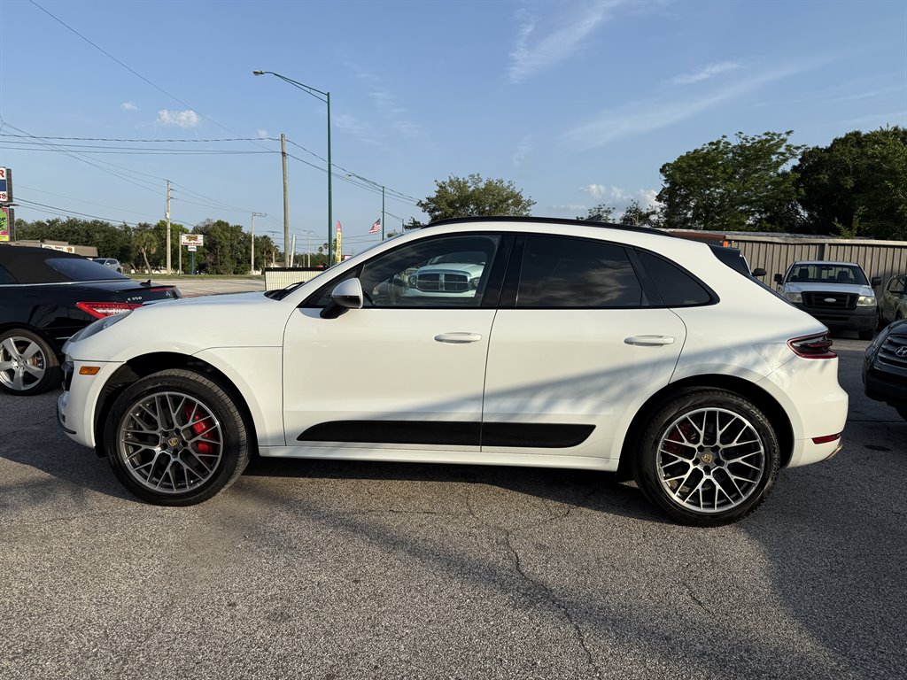 2016 Porsche Macan Turbo photo