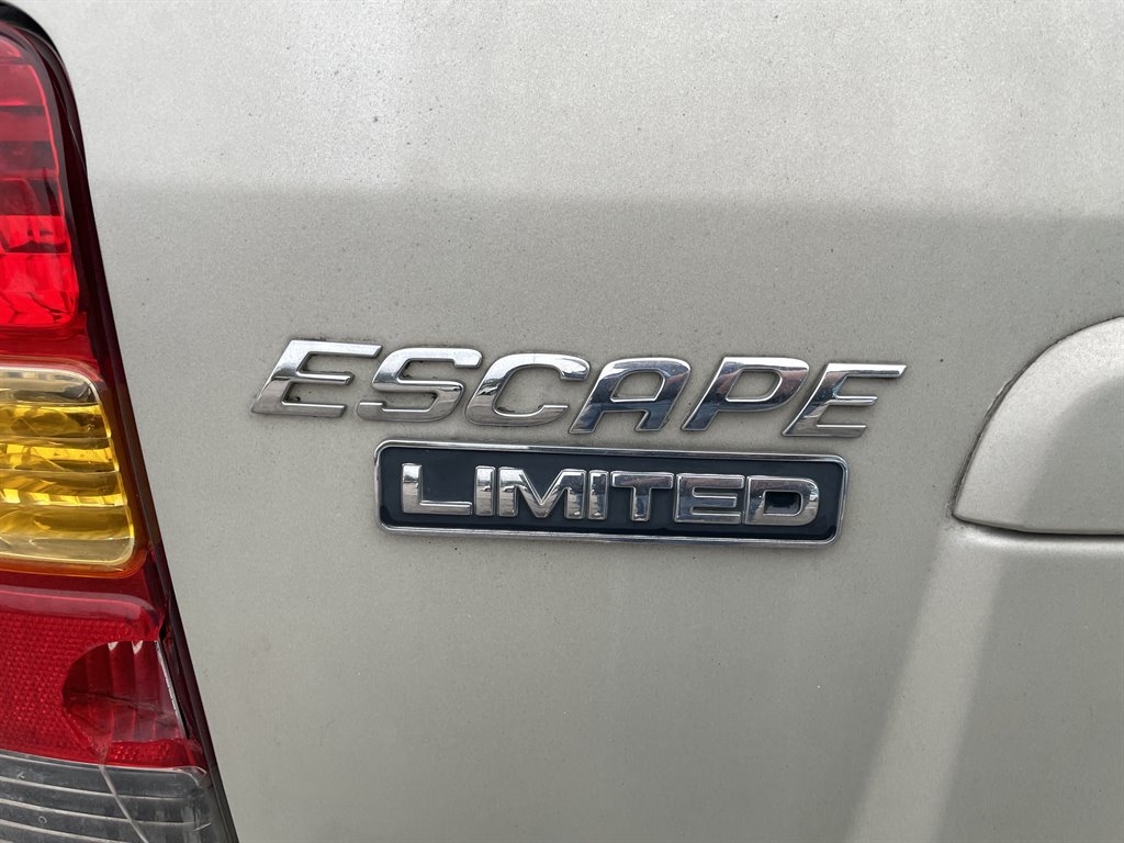 2005 Ford Escape Limited photo